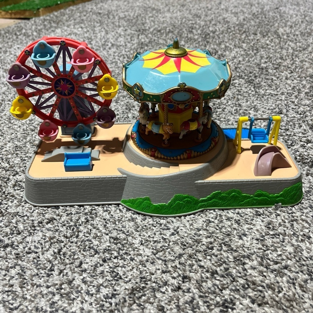 Blue Box Toys Tiny Dreams Musical Amusement Park  Polly Pocket Style Vintage